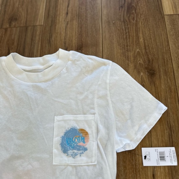Volcom White Graphic T-Shirt Volcation Pocket Dial T Size Large NWT - Picture 3 of 4